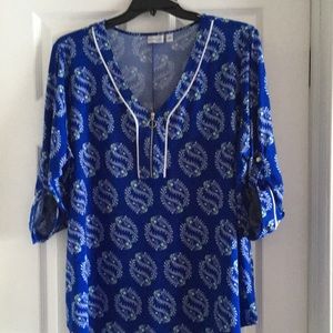 Kim Rogers blue print 3/4 sleeve with button tabs blouse